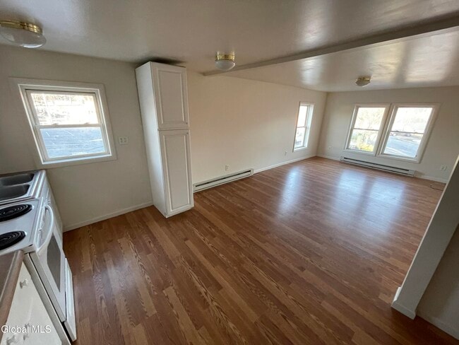 6 River St Unit 3