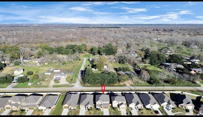Photo - 607 Ellwood Terrace Ln