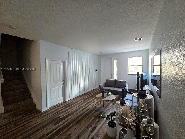 Photo - 540 NE 33rd Terrace