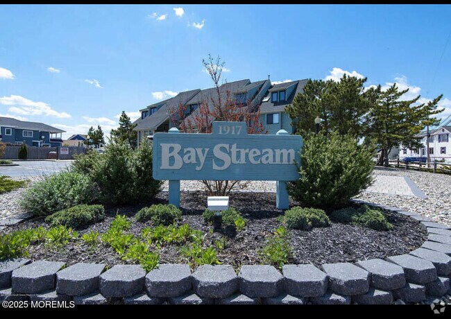 Building Photo - 1917 Bay Blvd Unit 2 Rental