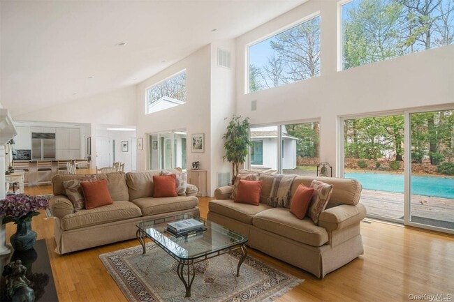 Photo - 14 Indian Pipe Dr