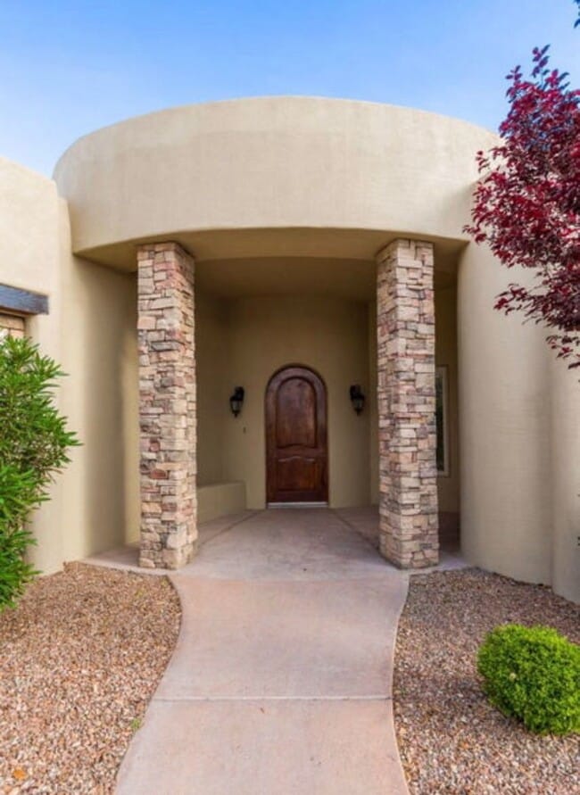 3022 Lookout Ridge Dr