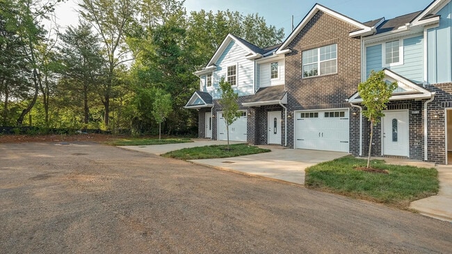 Photo - 411 Longfellow Ln
