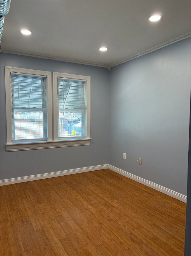 Photo - 408 W 28th St