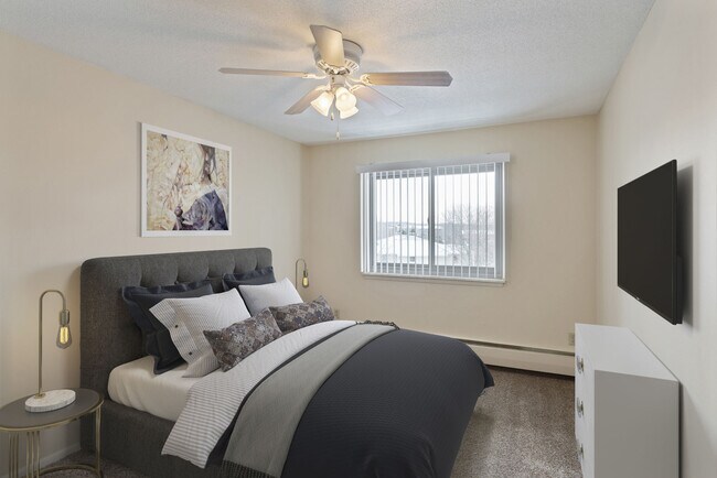 Parkwood Pointe Apartments