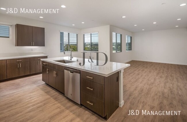 Photo - 5845-5855 RILEY STREET-5853 Unit 5853