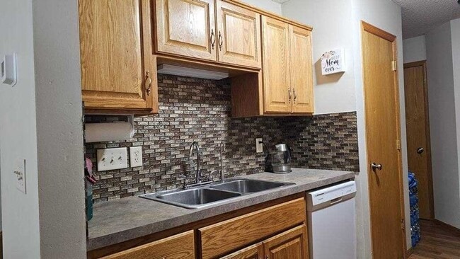 Photo - rare champlin 3 bed townhouse!