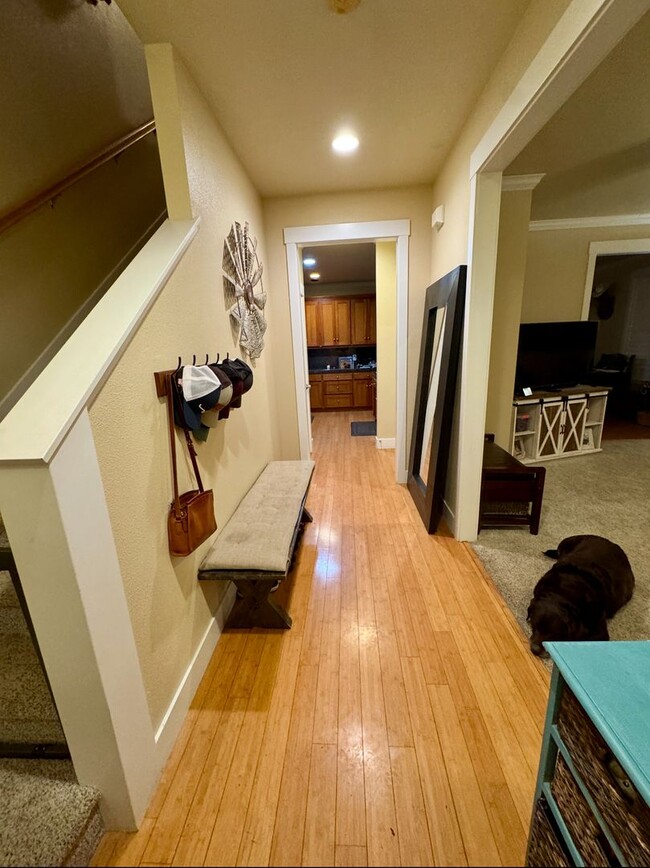 Photo - 2610 E 20th St