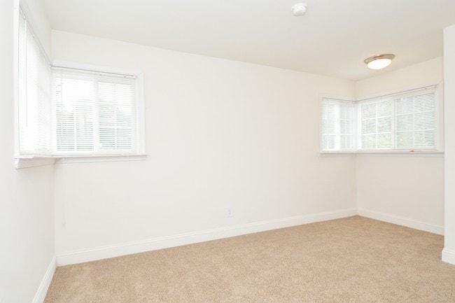 Ejemplo de sala de estar - Greenville on 141 Apartments & Townhomes