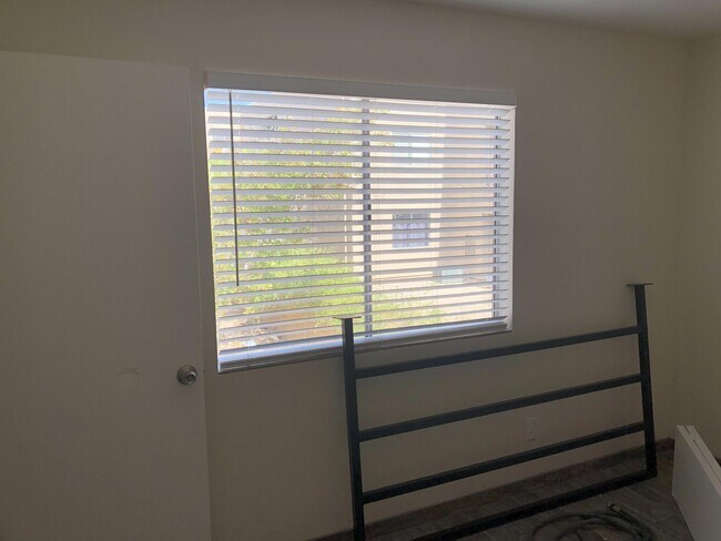 Photo - 2601 W Broadway Blvd