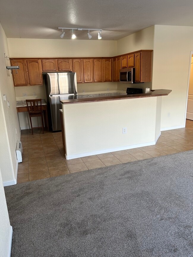 571 River View Dr Unit Riverpark HOA