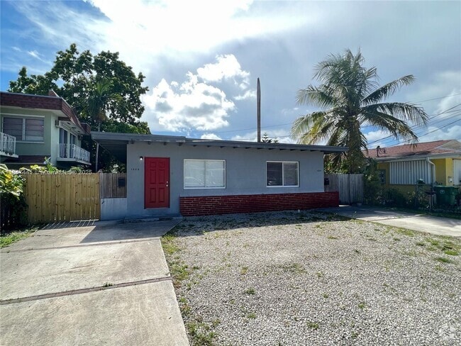 Building Photo - 1222 SW 30th Ct Unit A Rental