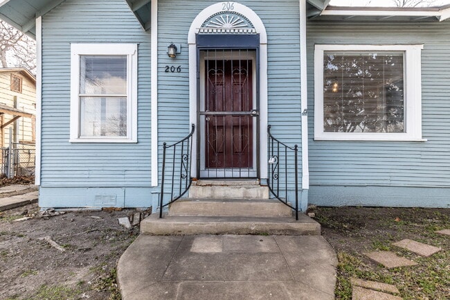 Photo - 206 Hoover Ave