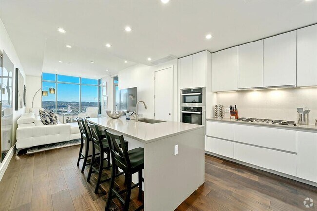 Building Photo - 501 West Ave Unit 3202 Rental