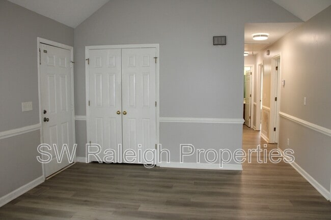 1400 Squire Ridge Dr