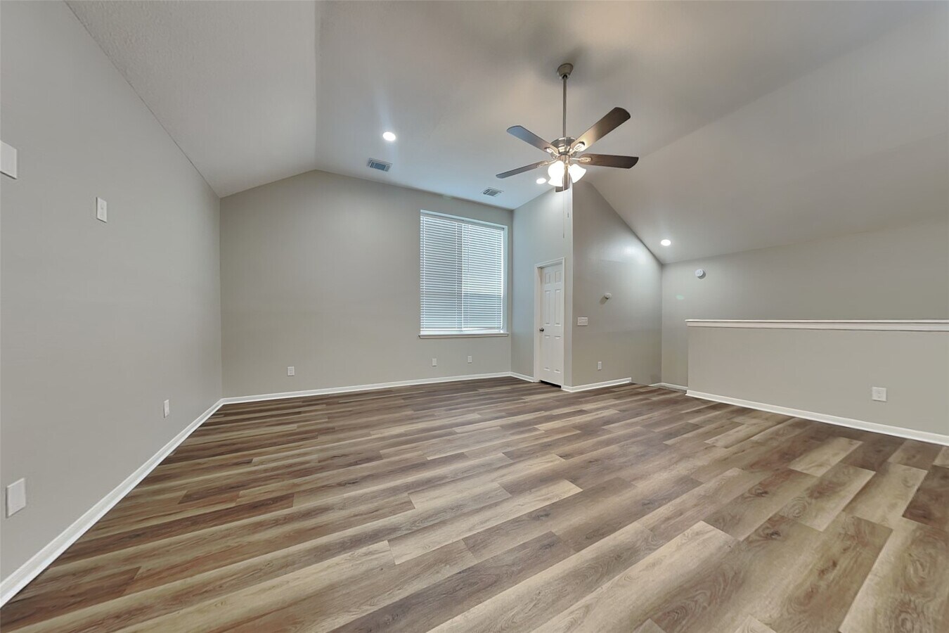 Photo - 14422 Bladenboro Dr