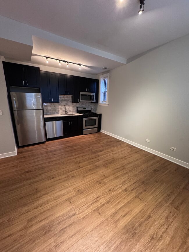 Photo - 4628 N Leavitt St Unit #GDN