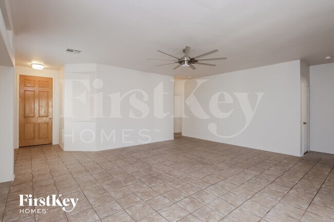 Photo - 398 E Cheyenne Rd