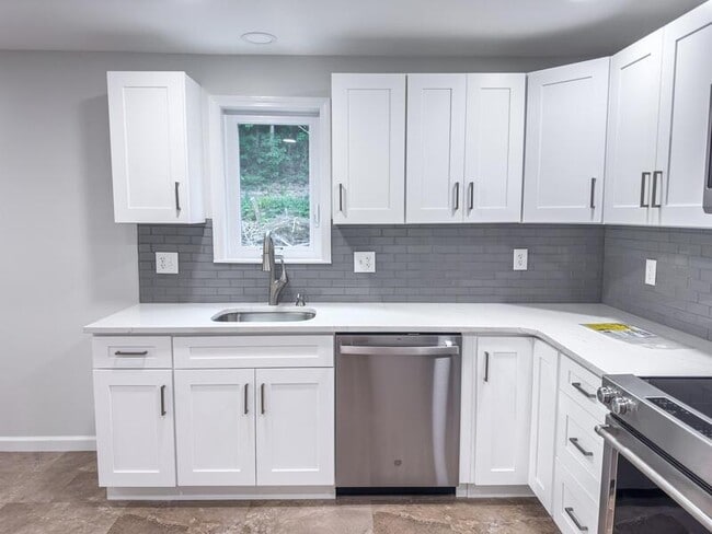 Photo - 453 Vineyard Ave