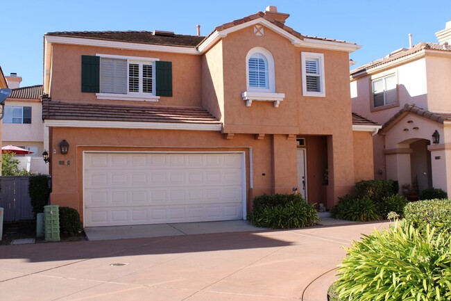 3 Bedroom, 2.5 Bathroom Home With A Two Ca... - 3 Bedroom, 2.5 Bathroom Home With A Two Ca...