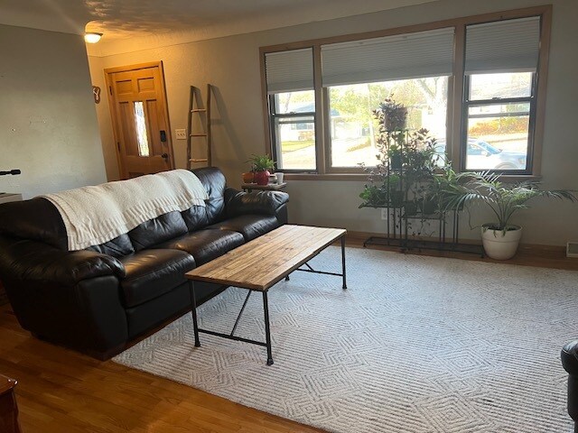 Photo - 2674 Matilda St