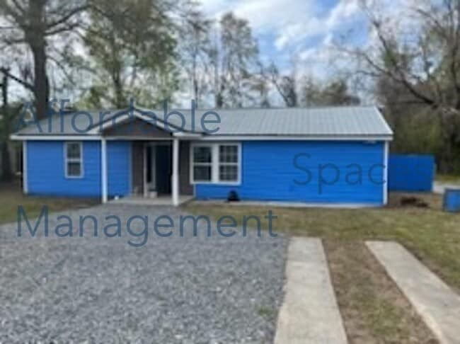 Building Photo - 4077 St Charles Pl