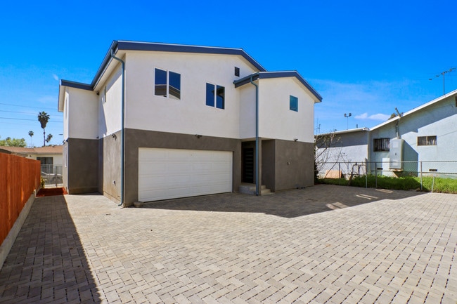 Photo - 5258 Oakland St