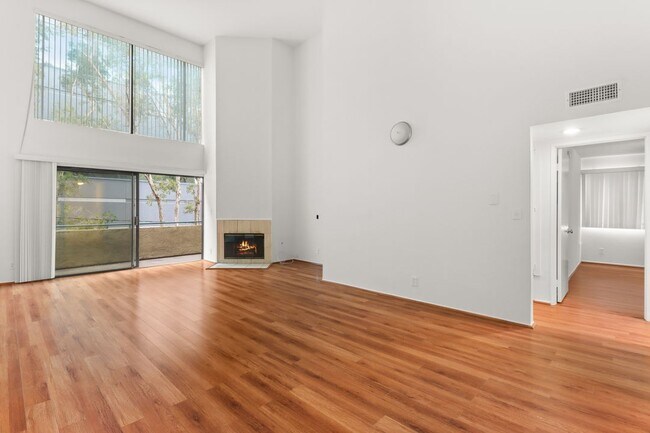 Photo - 1619 Bentley Avenue,