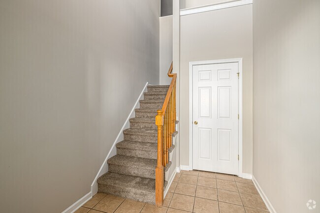 2BR, 2BA - 1,500SF - Entrance