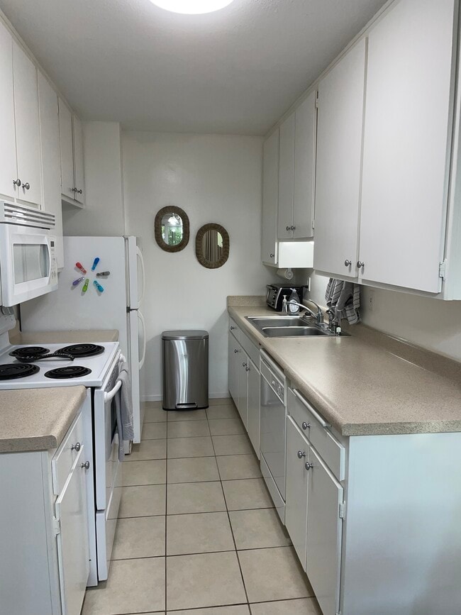 Photo - 1855 Diamond St Unidad 5-232