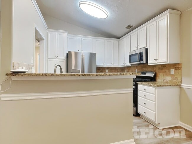 Photo - 449 Sarah's Ln