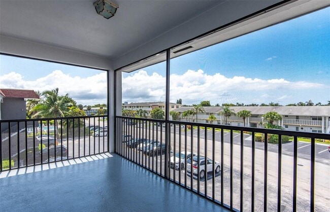 Photo - 651 Pine Dr Unidad 306