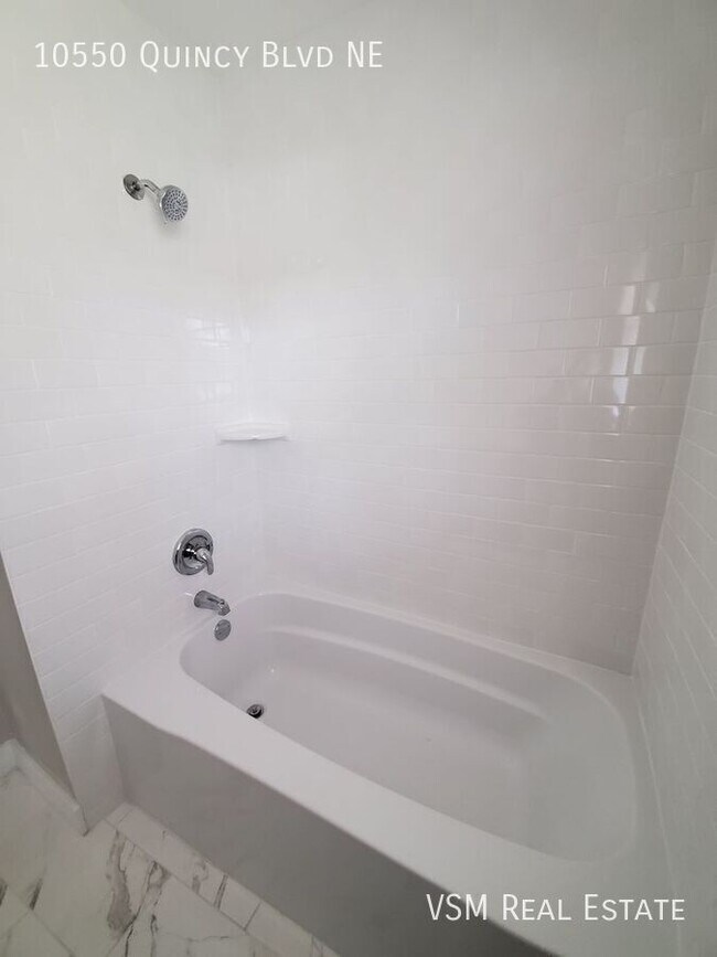 Charming 4Bedroom Home with Spacious Deck... House Rental in Blaine