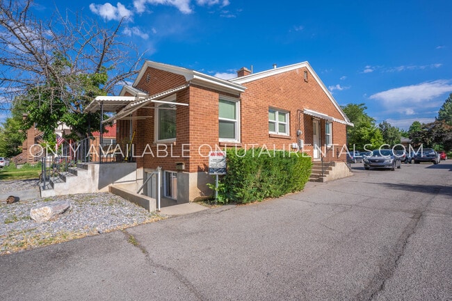 Photo - 545 E 400 N