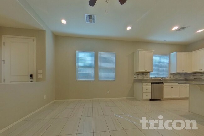 Photo - 14989 W Wilshire Dr