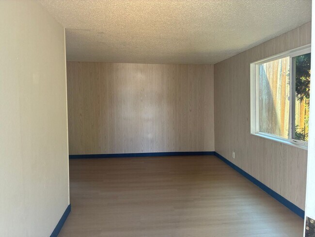 Photo - 3314 E College Way