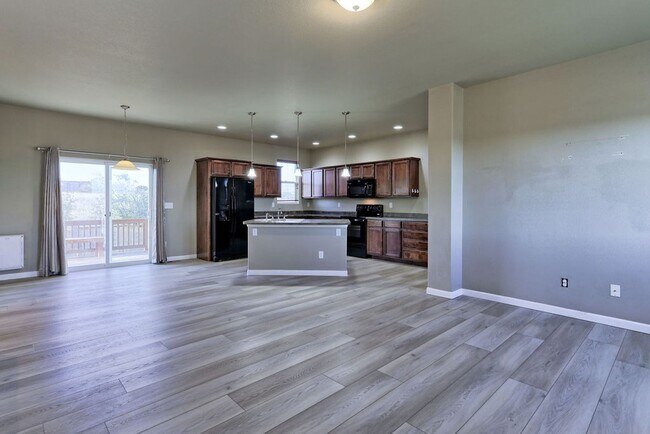 Building Photo - 3 Bedroom 2 1/2 Bath in Loveland