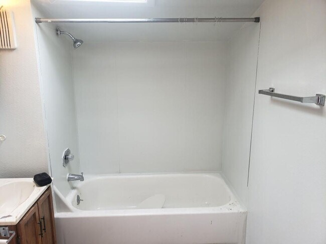 Photo - 638 Miles Ave Unit 3