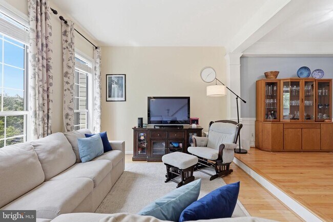 Photo - 20746 Shoreline Terrace