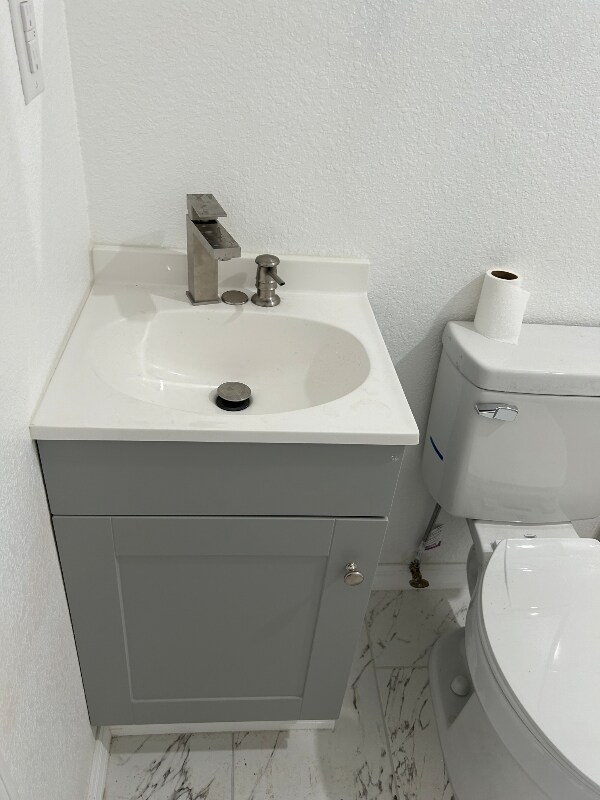 Photo - 648 59th St S