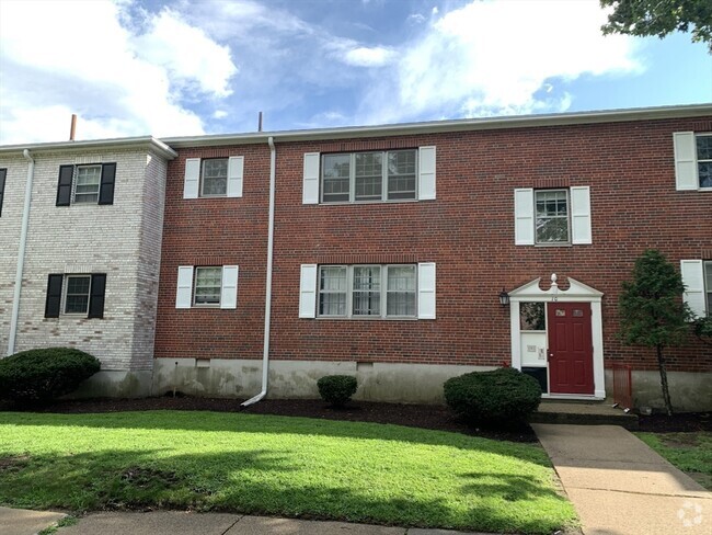 Building Photo - 10 Lake Shore Ct Unit 3 Rental