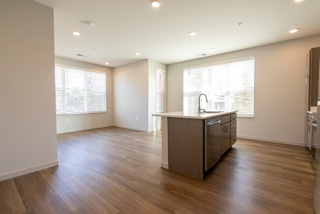 Glendora Flats