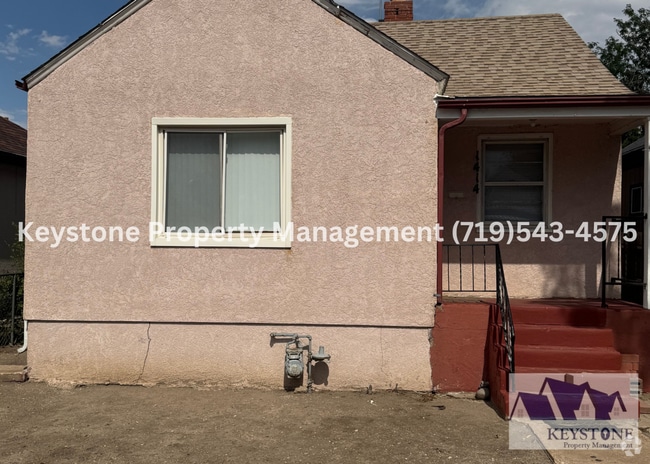 Building Photo - Centrally Located - 3 Bedroom/1.5 Bath Hou... Rental