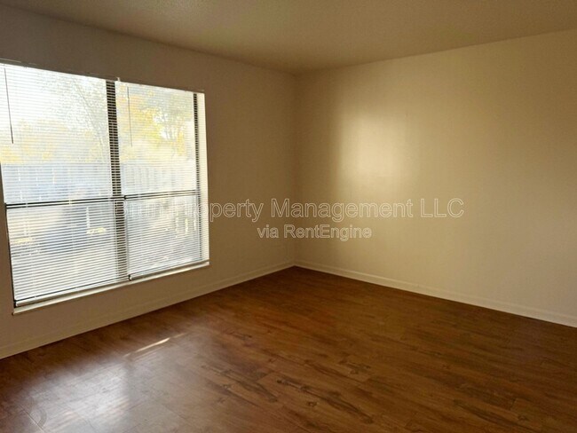 Photo - 505 Cross Creek Rd