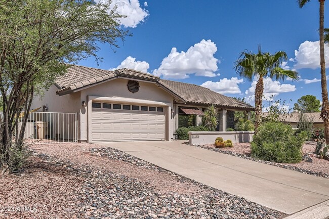 15816 E Kim Dr