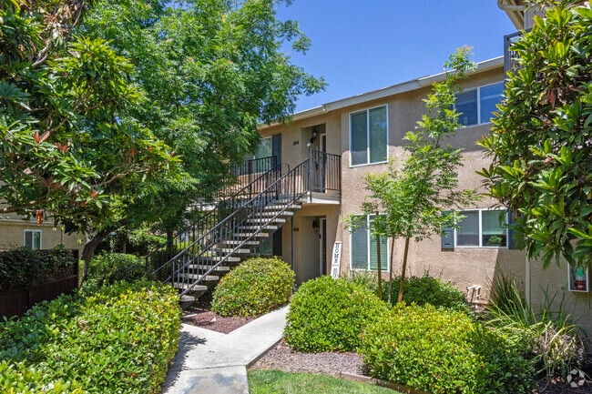 Building - Ridgeview Villas