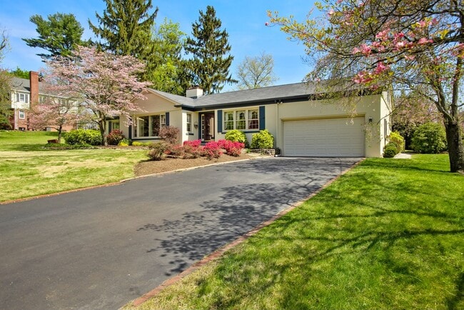 Photo - 231 Colonial Ave