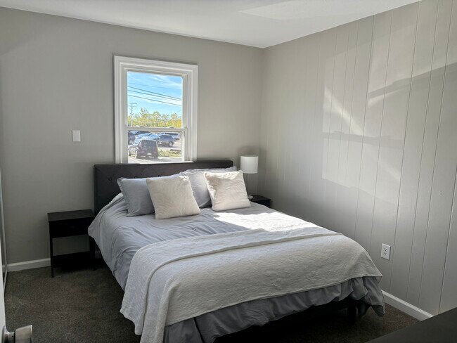 Photo - 7560 Mentor Ave Unidad 001