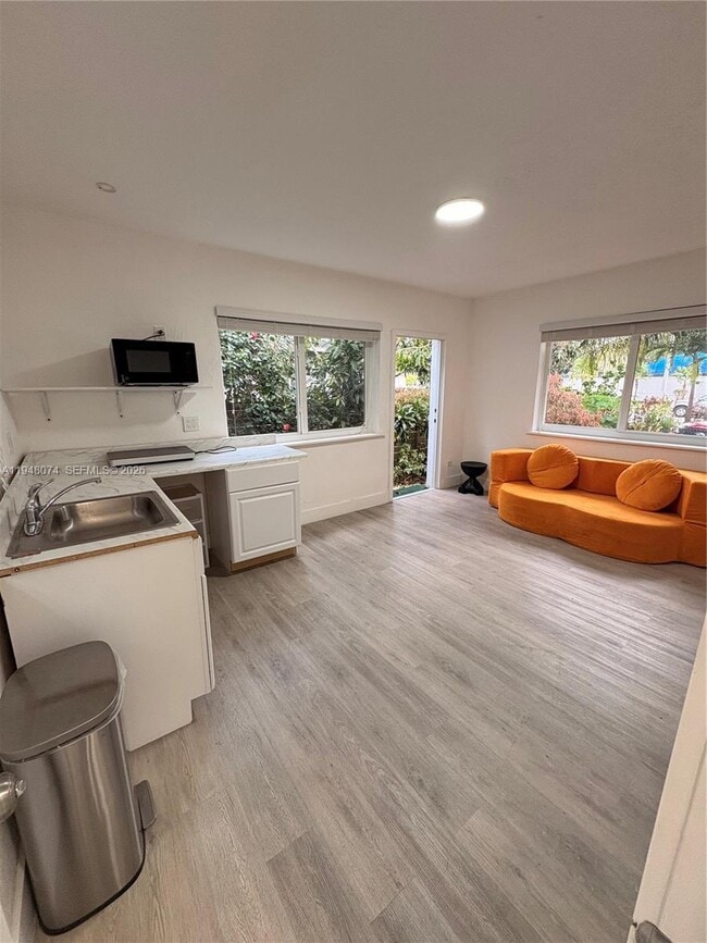 Photo - 675 NE 159th St Unit 0