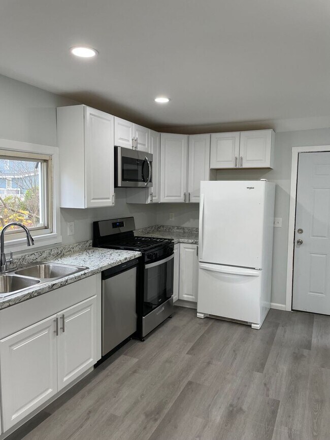 Photo - Spacious Home in a Great Neighborhood Unit 15 Duane